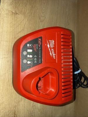 Milwaukee M12 C12 C Ladegerät 12 V 3,0 A Li-Ion 4932352000 Für Akku Batterie