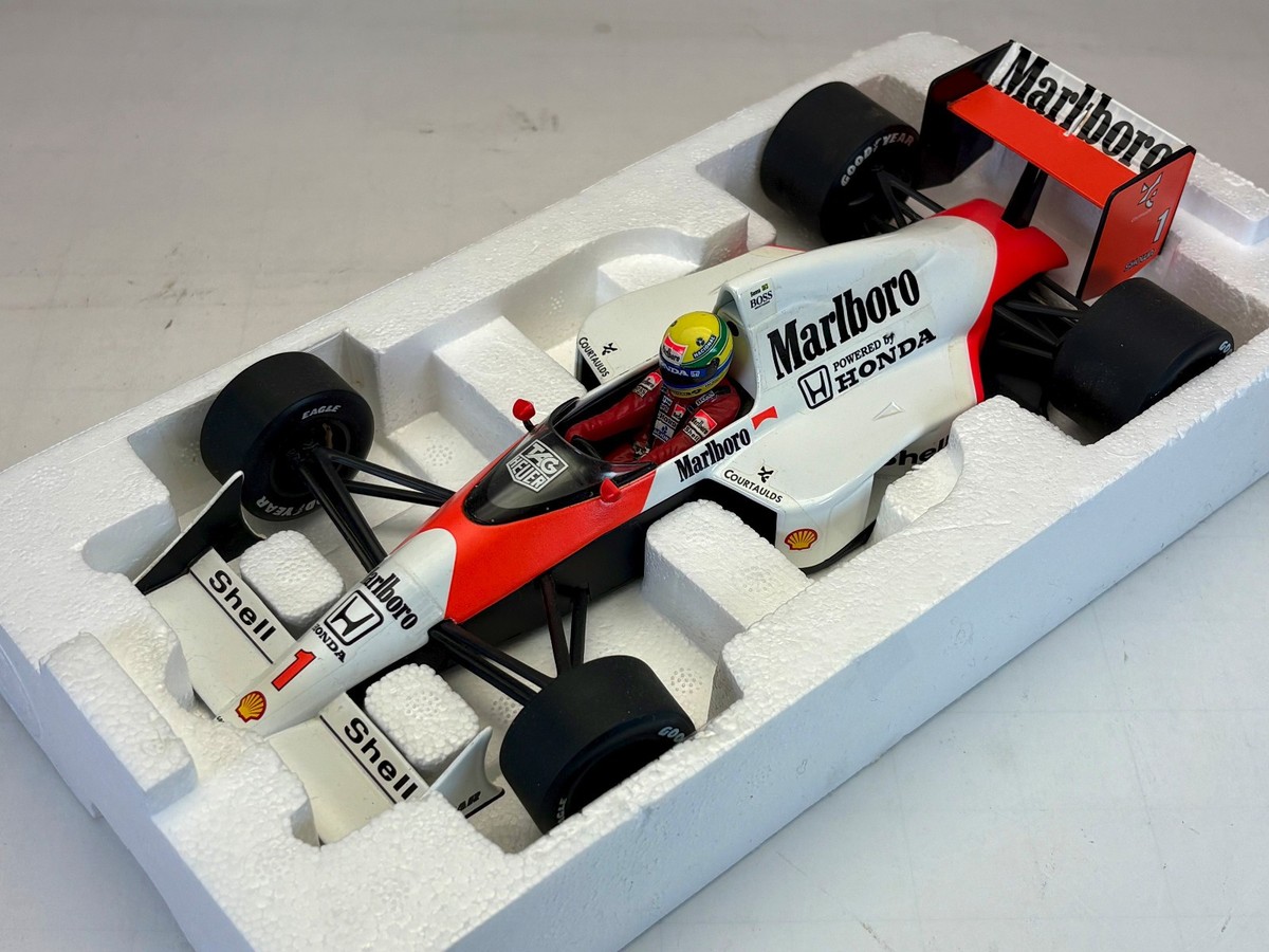 1:18 MINICHAMPS Ayrton Sena 1989 McLaren MP4/5 World Champion