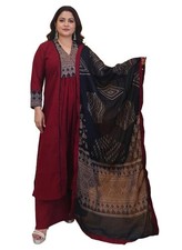 Women  s Pure Cotton Ajrakh Printed Kurta Set