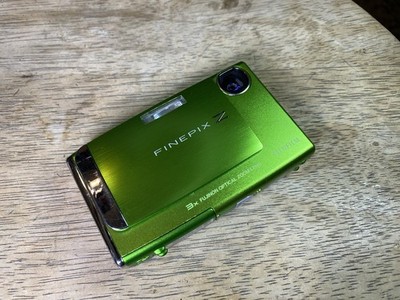 Fujifilm Green FinePix Z10fd Digital Camera - TESTED Working NO