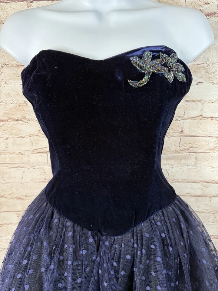 Vintage 1950s Cocktail Dress Pinup Rockabilly Navy Blue Velvet Tiered Mad Men XS - Image 4 of 4