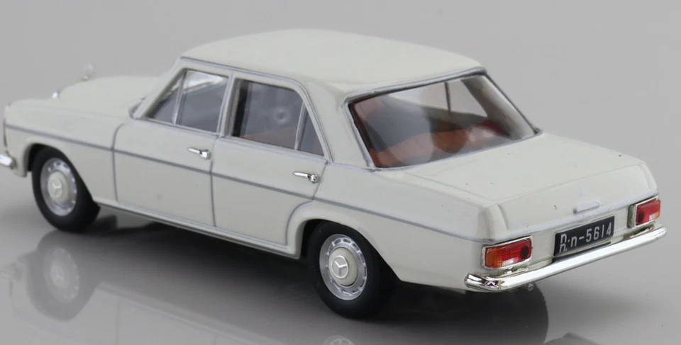 James Bond Mercedes-Benz 220 El hombre de la pistola de oro #112 Magzine 1:43 Foto 4 de 4