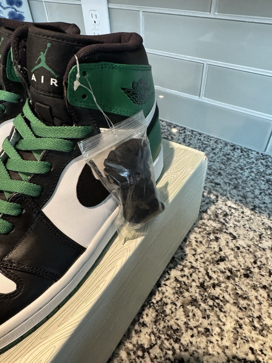 Nike Air Jordan 1 Retro Defining Moments Celtics (DMP) Size Nike Air Jordan 1 Retro Defining Moments Celtics (DMP) Size
