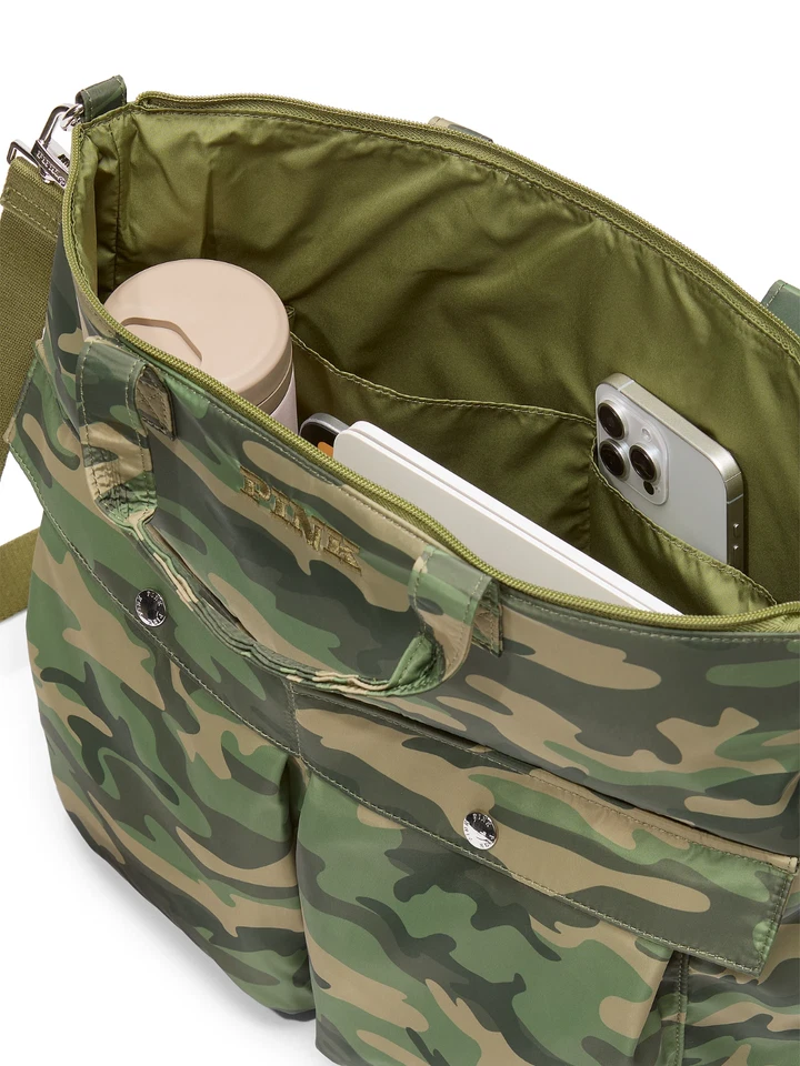 Bolso Bandolera Victoria’s Secret Rosa Camuflaje 16" Nylon Carga Se Adapta a Laptop de 15" Foto 3 de 4