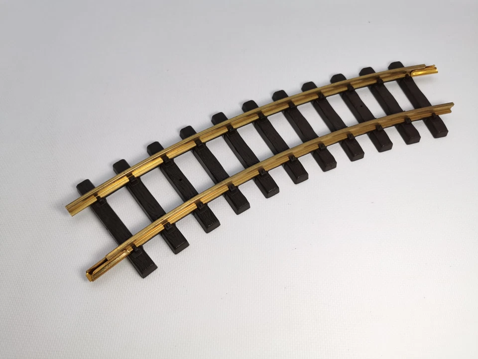LGB ÉCHELLE G RAIL COURBE R=600mm RÉF: 1100 PAR LOT DE DEUX - Photo 1/4