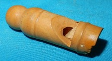 SMALL VINTAGE WOODEN WOOD WHISTLE - 4 cm