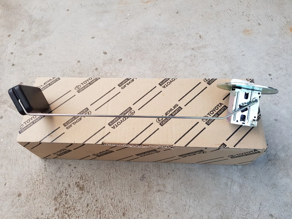 Toyota FJ40 FJ45 HJ45 BJ40 Land Cruiser 79 - 84 fuel tank sender NEW 83320-60051 - image 3 of 3