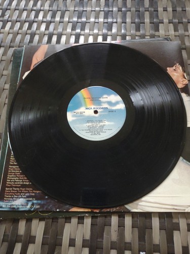 Olivia Newton John "Physical" Vinyl LP 1981 MCA Records MCA-5229 - Picture 11 of 12