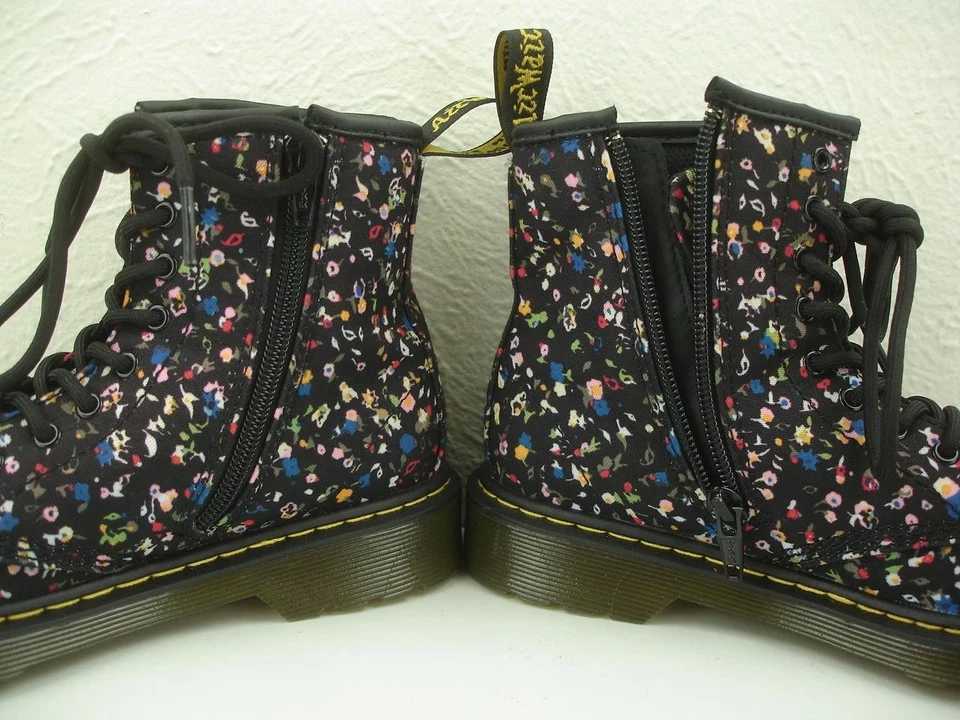 Niños Niñas Jóvenes Talla 3 Dr. Martens Floral Delaney Botas Florales Con Cordones Cremallera al Tobillo Foto 2 de 4