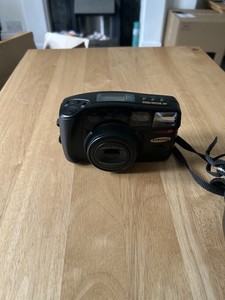 Samsung AF Zoom 1050 – 35mm Film Camera with 38–105mm Super Macro Lens VGC