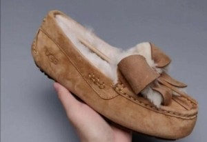 bow ugg slippers
