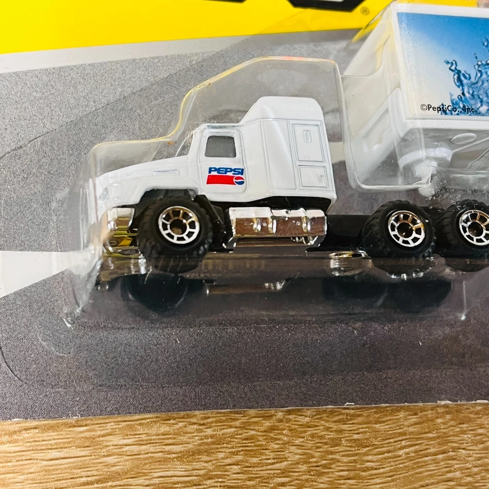 Ford Aeromax Pepsi Super Rigs White Matchbox Convoy Container Transporter - Image 2 of 4