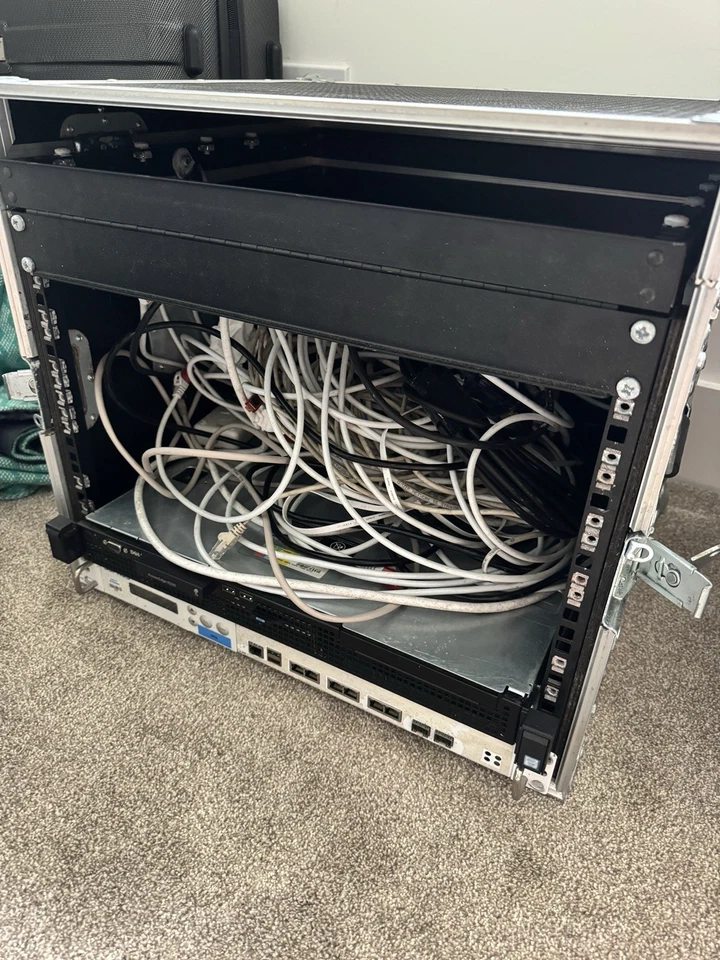 Swan Flight Case 19 Inch Black Lockable - Image 2 of 4