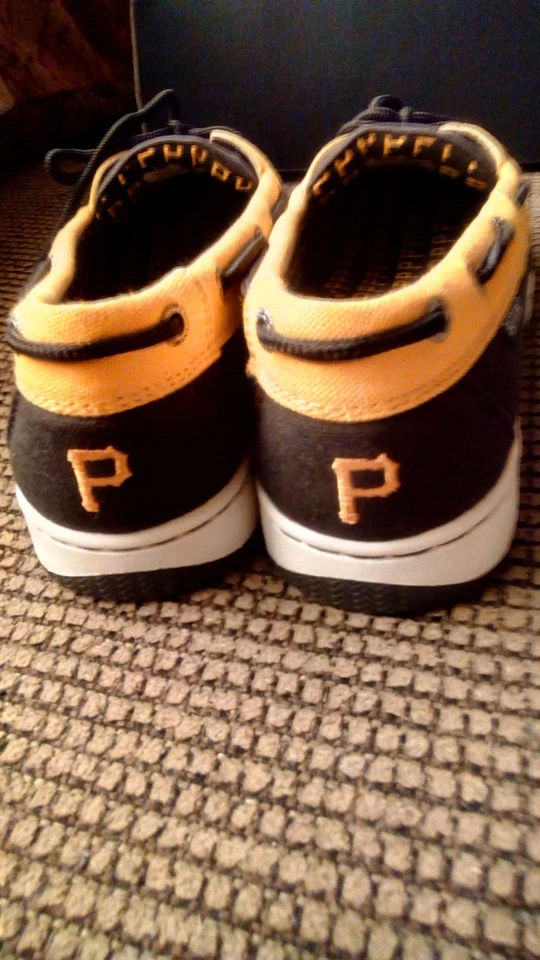 Mocassins femininos Eastland PITTSBURGH PIRATES com "P" no salto 9,5 m - Imagem 4 de 4