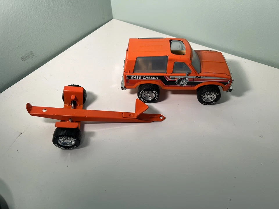 Remolque de colección Nylint naranja Ford Bronco Bass Chaser y barco Foto 2 de 4