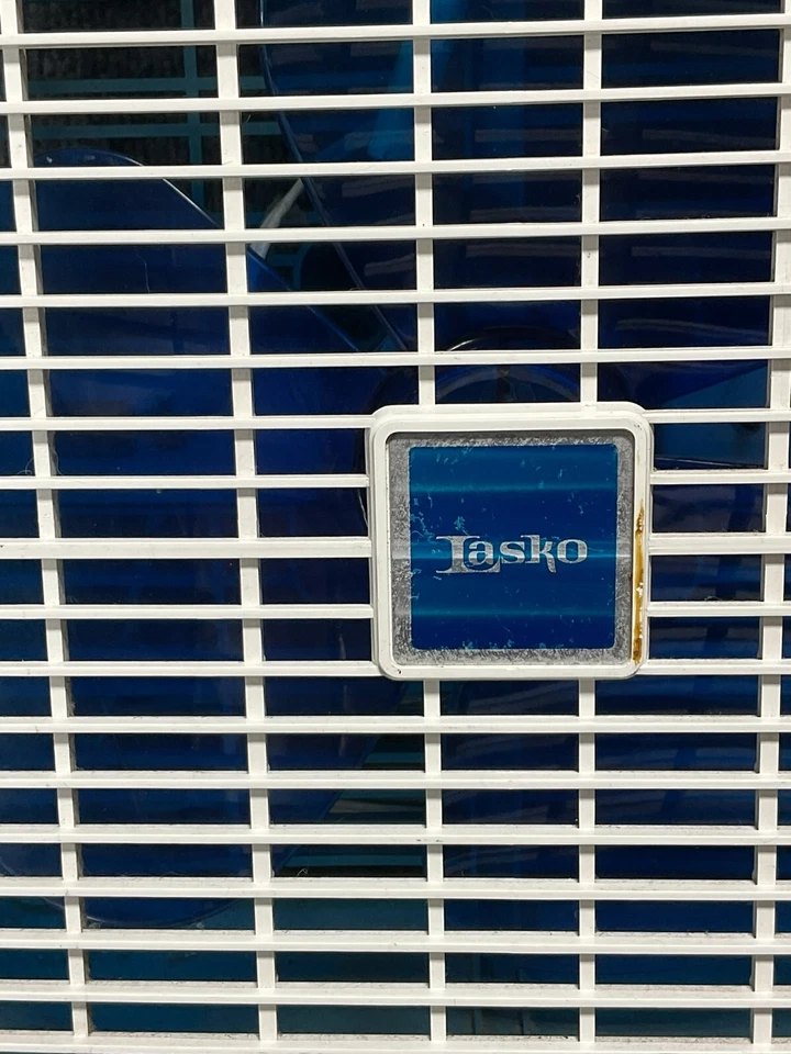 Ventilador Lasko Box 🌬️ 3 velocidades, azul y blanco 🌀 refrigeración potente, silencioso Foto 3 de 4