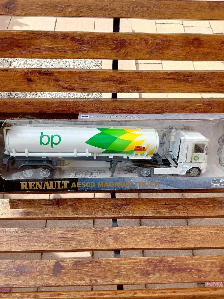 MODELLINO CAMION RENAULT AE 500 MAGNUM TRUCK SCALA 1/32 - Immagine 3 di 4