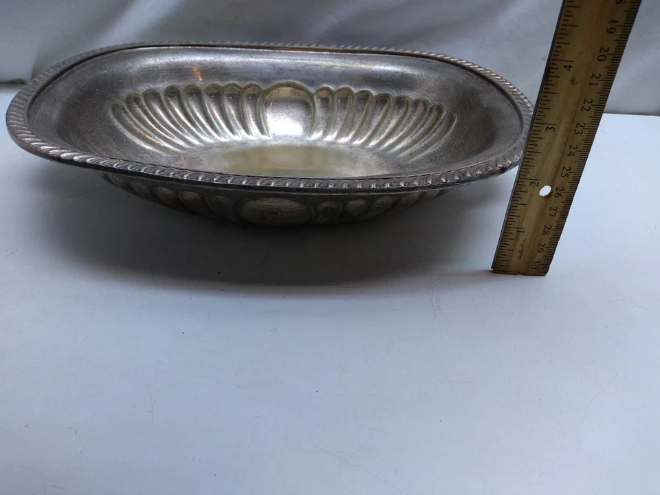 Reed & Burton Silver plated Oval Serving Bowl Dinning Table House Decor 9x8x2 - Image 4 of 4