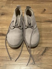 UGG Sheepskin Tan Lace Up Shoes S/N 1016680 Size 9  EUC