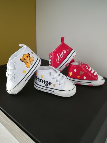 Crea le tue babbucce neonato disegnare online. MADE IN ITALY 100%.