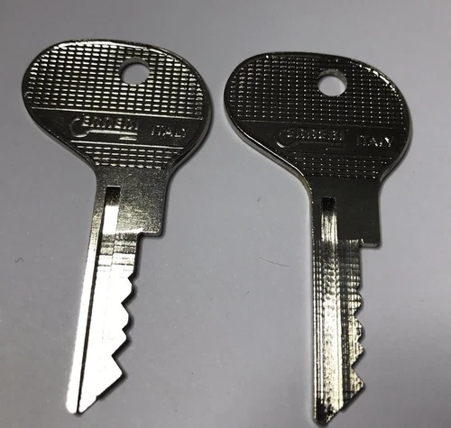 2x BOSCH E 30 - E30 - KEYS - FORKLIFT EXCAVATOR ANT - LINDE O&K STILL etc
