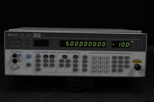 HP Agilent Keysight 8657B Signal Generator (0.1-2060MHz)