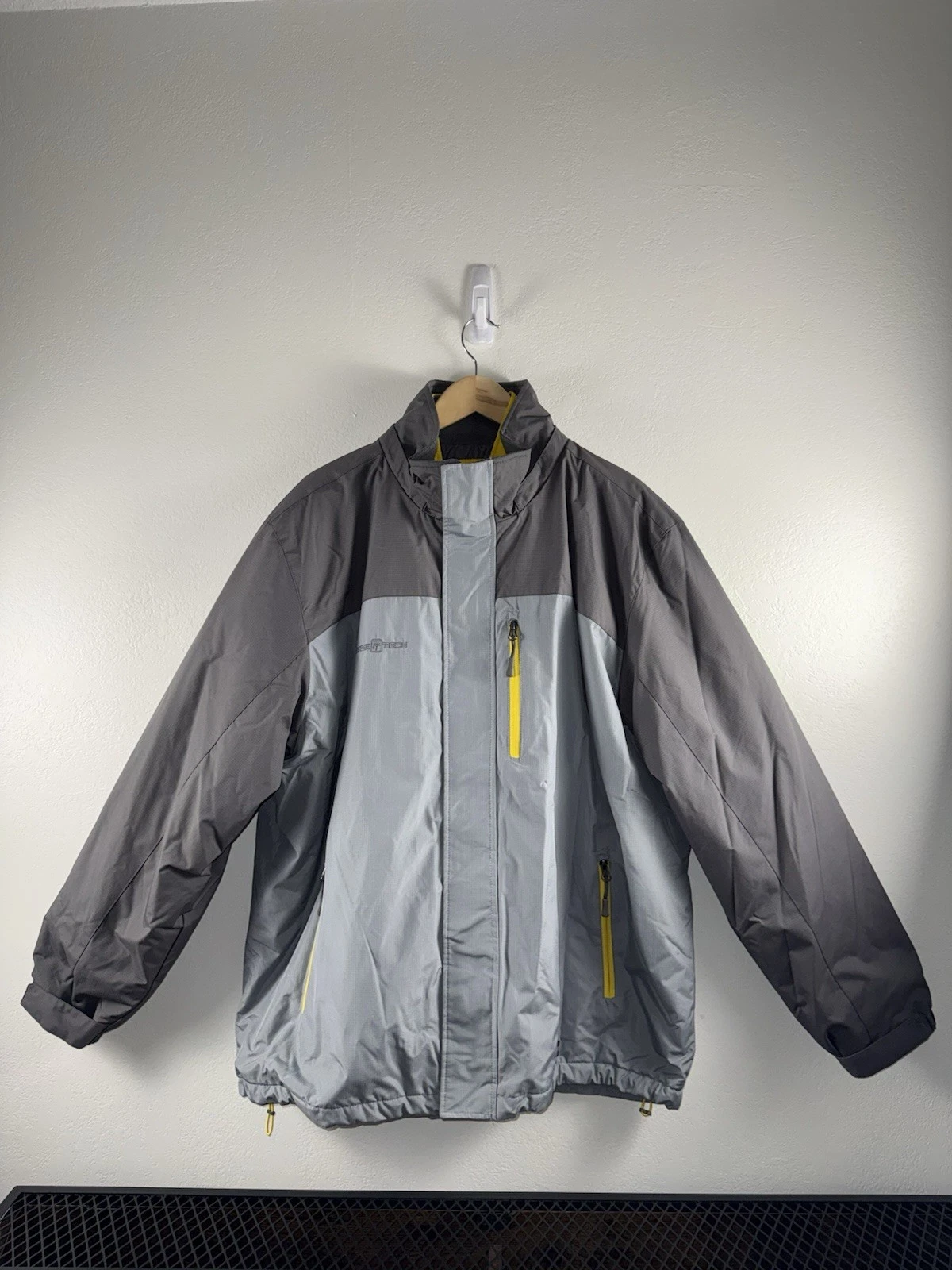 Free Tech Performance Outerwear~Winter Jacket Mens Size XL Removable Jacket