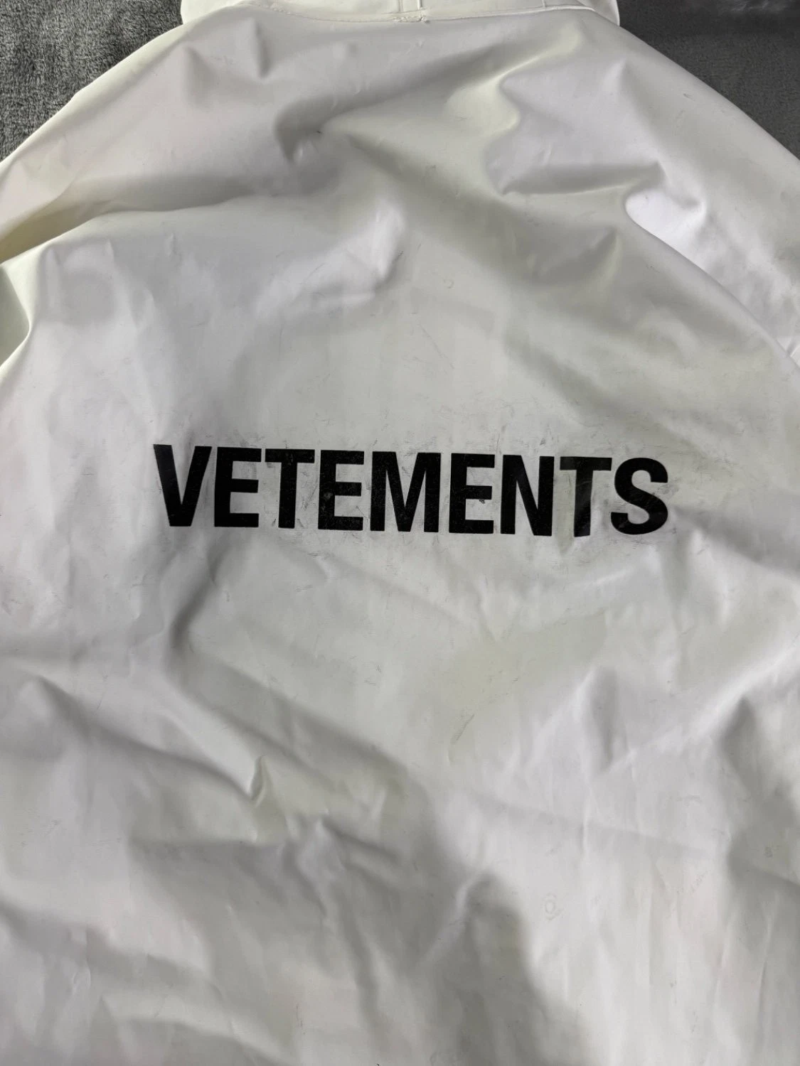 Vetements WAH18 JA24 Men's Raincoat One Size White Underarm Ventilation Eyelets - product detail image 10