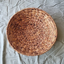 Round Wicker Basket Brown Medium 16x15x6 in Indoor Free Standing D cor