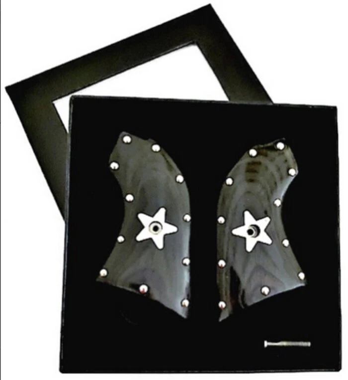 适用于 Heritage Rough Rider 握把 ~ 0.22 型号 ~ 星形和耳钉 定制握把 — 第 2/4 张图片