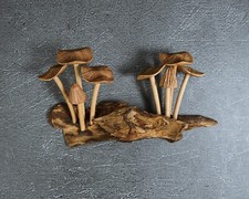 Statuina fungo da appendere larghezza 8, scultura in legno, fungo fata, regalo per lui