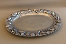 Grand et beau plateau ovale en métal chromé décor coquillages 46 x 33 cm