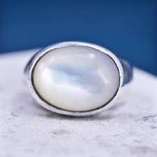 Size 8, VTG sterling silver handmade statement ring, 925 band mother of pearl