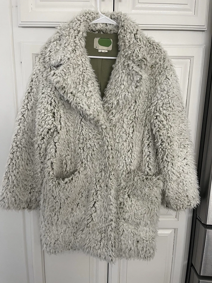 Anthropologie 象牙色和绿色 双色 夏尔巴 毛绒 毛绒 毛绒 毛绒 泰迪外套 S