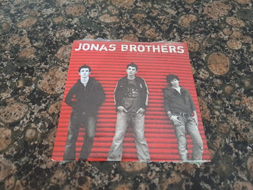 🎤 Archivo completo 2005-2006 de Jonas Brothers *It’s About Time* - Imagen 11 de 17