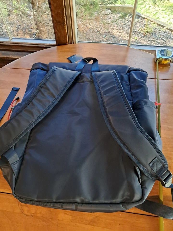 Red Bull Racing F1 Oracle Team Official Backpack New Nwt - Image 3 of 3