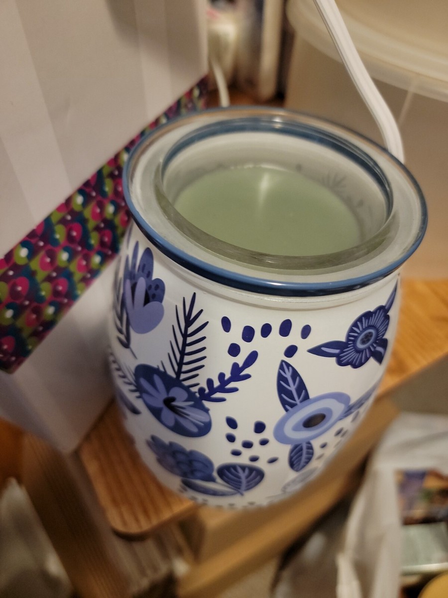 Scentsy Home HOPE BLOOMS Electric WARMER Blue White Floral 70396
