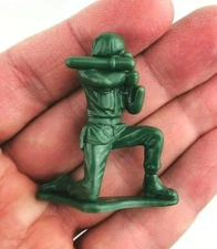 Rare Factory Mold Defect Vintage Tim Mee or Processed Plastic Army Man  *Z9