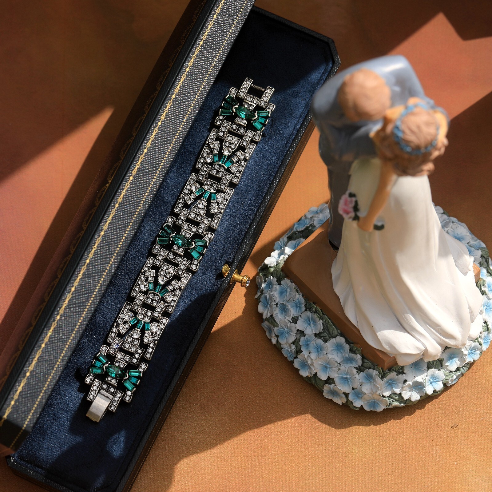 Bracelet mariée vintage Art Déco strass vert et argent style Gatsby QD29