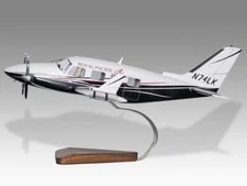 Piper PA-31 Navajo Royal Pacific Air Transparent Cabin Desk Wood Model  1/32