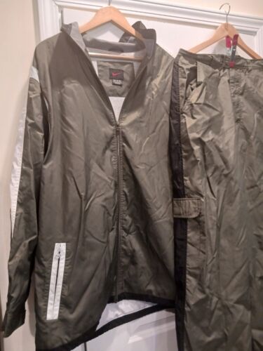 Rare costume de piste Nike Windbreaker vert, noir et blanc XL - Photo 1/18