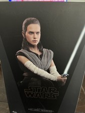 Hot Toys Star Wars Rey Jedi Training MMS446 1 6 Scale Figure NEW