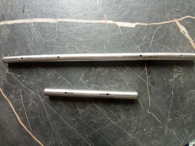 Land Rover 2,6 Liter 6 Zylinder obere Kippwellen 231348 & 231349 NOS