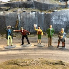 Painted Spectators - 1/32 Scale - Scalextric, Carrera, Ninco, Scenery