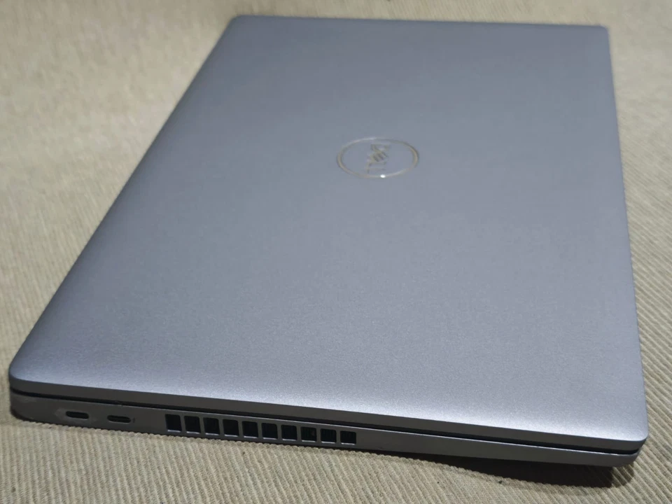 Dell Latitude 5520 · i7-1185G7 · 16GB · 512GB, foto 4 di 5