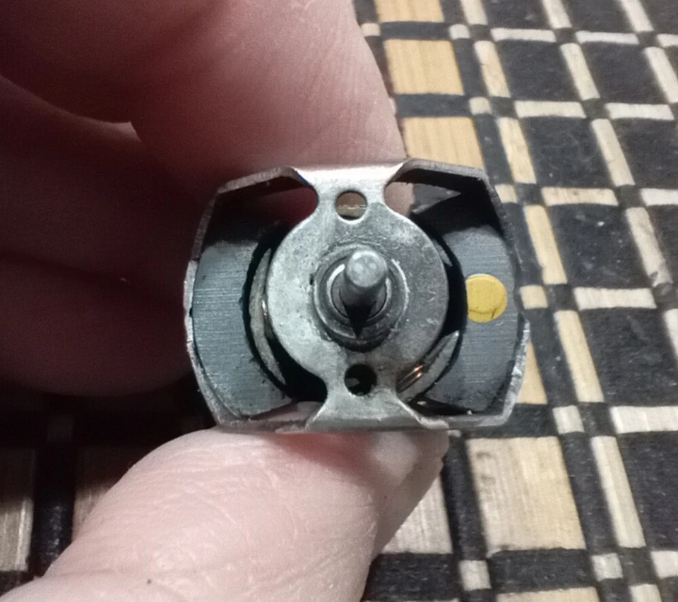 Motor de coche slot Super 16C - usado en coches slot GTP Foto 3 de 4