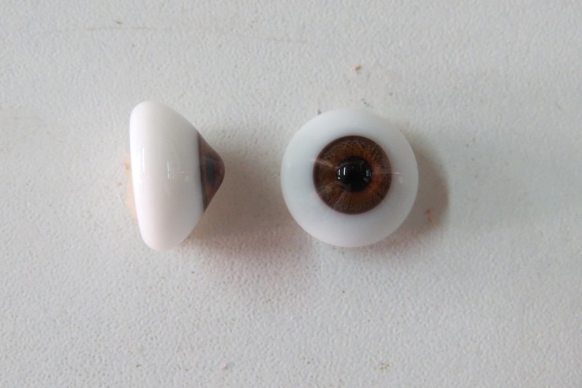 Yeux dormeurs de poupées anciennes en verre - Sulfure - Couleur marron
