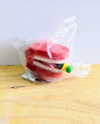 1997 M&M Burger King Toy - Chomping Teeth w/ Pull String
