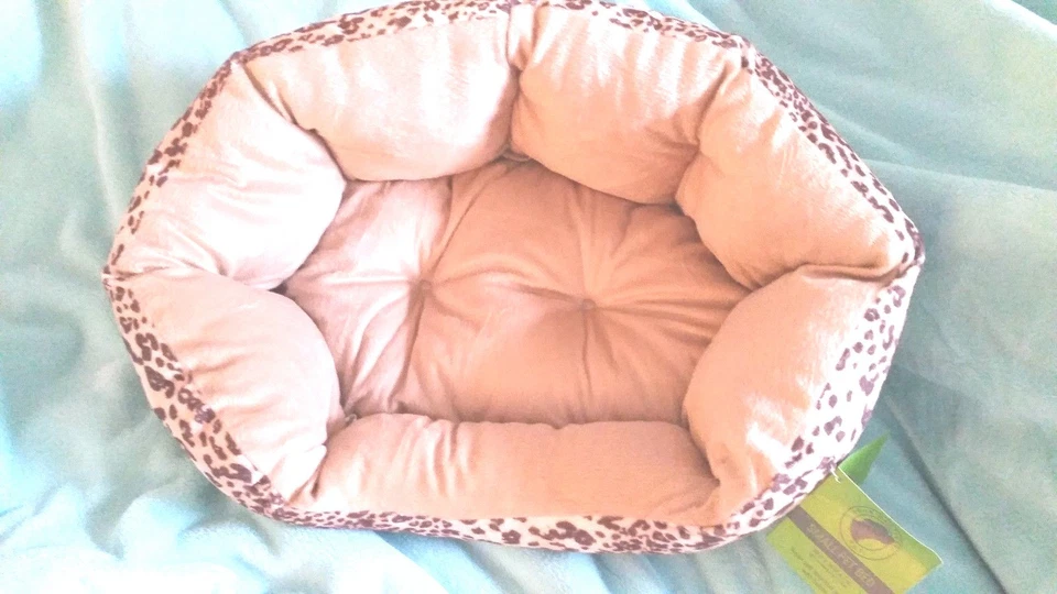 Cama pequeña súper suave de lujo para mascotas con refuerzo TOTALMENTE NUEVA con estampado de guepardo Foto 2 de 3