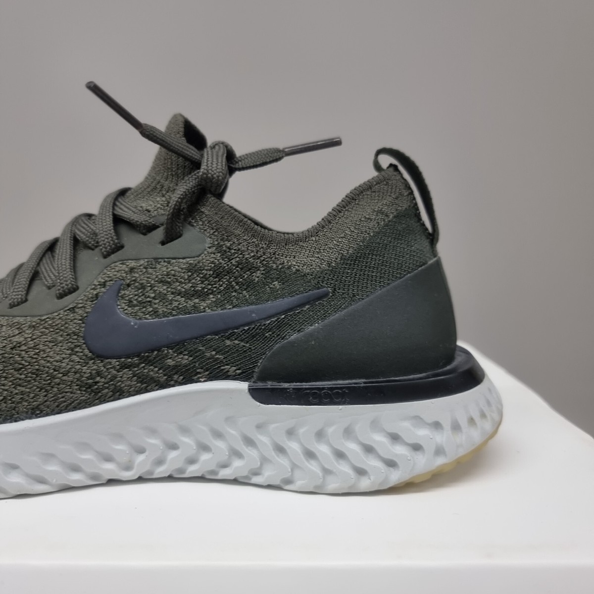 epic react flyknit khaki